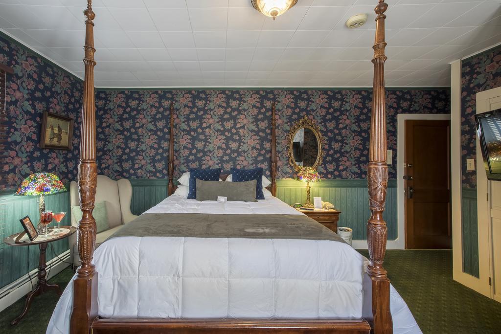 Stroudsmoor Country Inn ストラウズバーグ エクステリア 写真