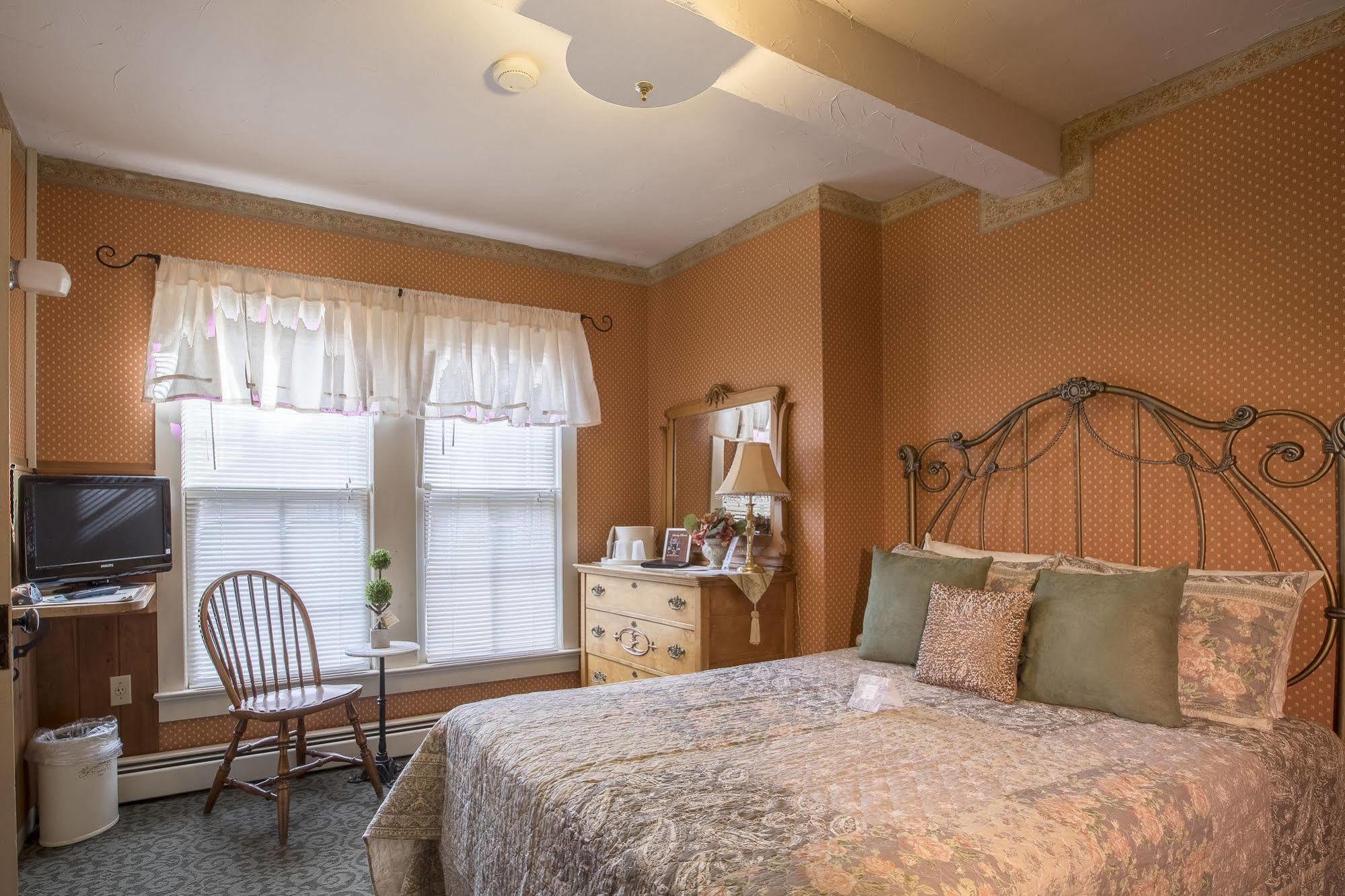Stroudsmoor Country Inn ストラウズバーグ エクステリア 写真